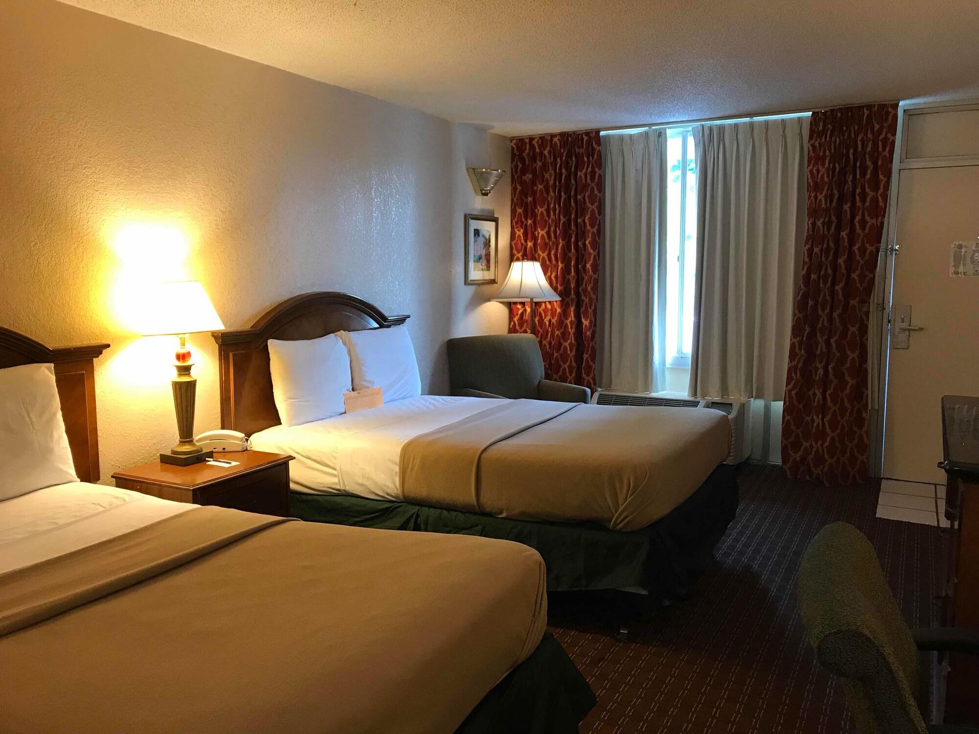 Quality Inn Tampa Lake Magdalene Exteriér fotografie