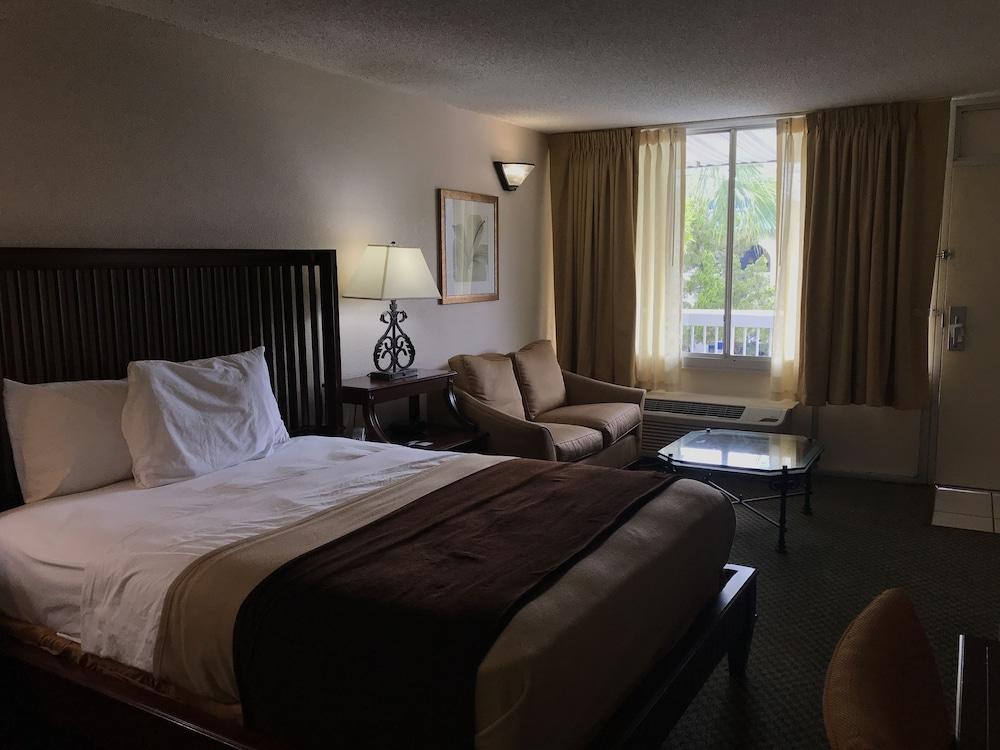 Quality Inn Tampa Lake Magdalene Exteriér fotografie