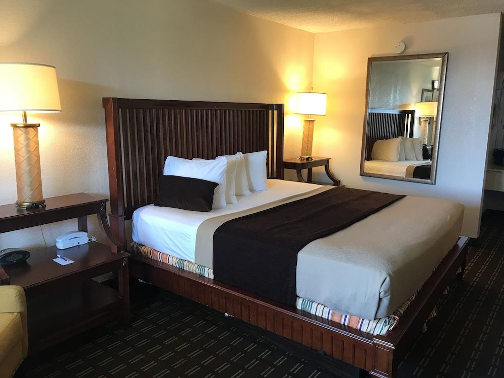 Quality Inn Tampa Lake Magdalene Exteriér fotografie