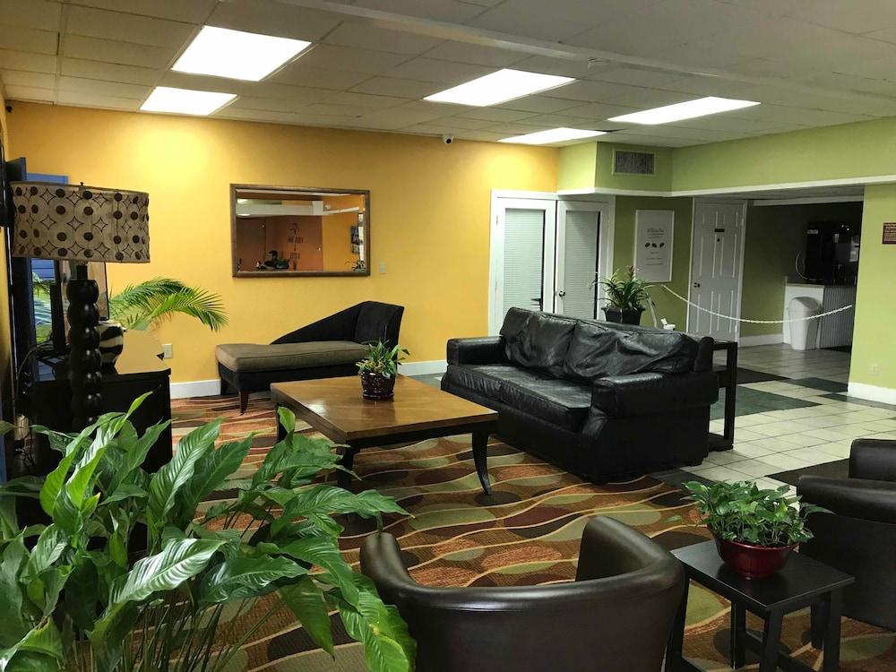 Quality Inn Tampa Lake Magdalene Exteriér fotografie