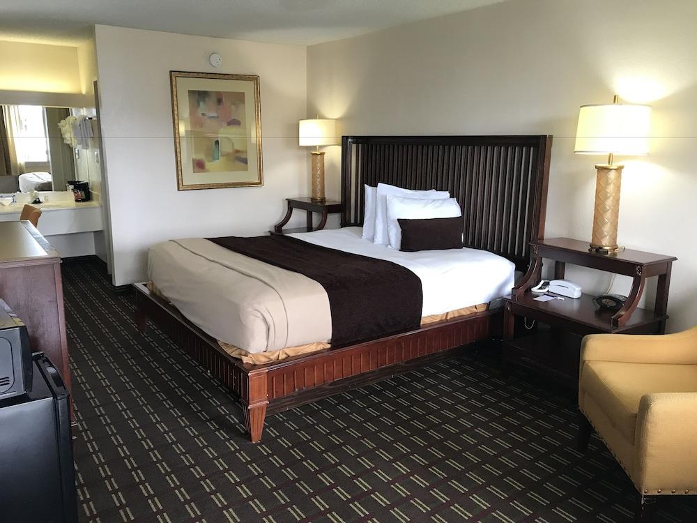 Quality Inn Tampa Lake Magdalene Exteriér fotografie