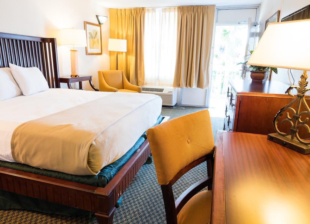 Quality Inn Tampa Lake Magdalene Exteriér fotografie