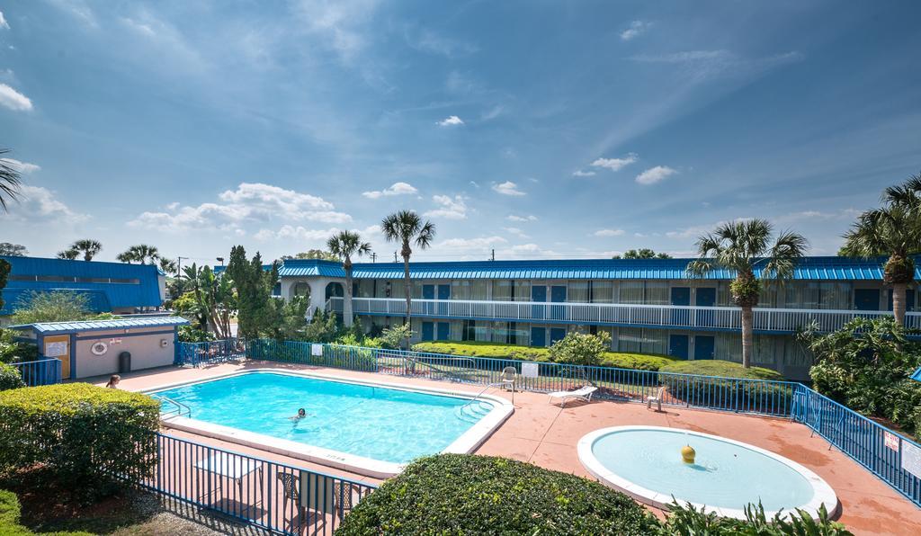 Quality Inn Tampa Lake Magdalene Exteriér fotografie